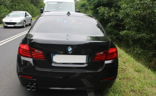 Senior prowadzący BMW miał 2,1 promila alkoholu w organizmie. Fot. Policja