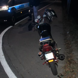 Nieuważny kierowca samochodu dostawczego poranił nastolatka