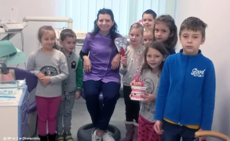 Pierwszaki odwiedziły gabinet stomatologiczny - FOTO