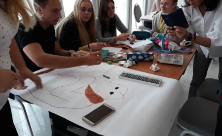 Uczniowie Ekonomika praktycznie uczyli się „E-Biznesu” - FOTO