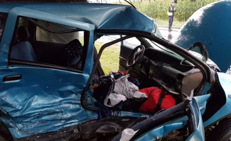 Trzy ranne osoby w zderzeniu dwóch samochodów – FOTO