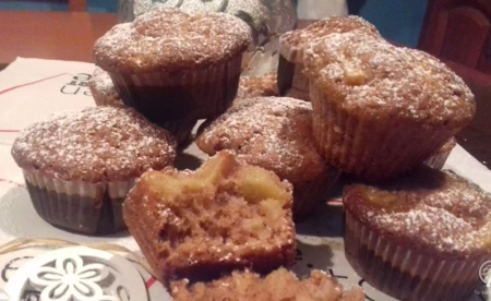 Cynamonowe muffiny z jabłkami