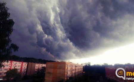 IMGW: Burze z gradem i porywistym wiatrem