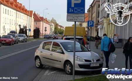 Taki mały, a i tak wystaje