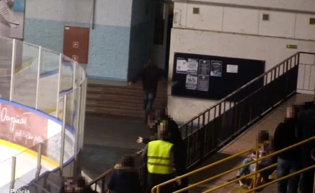 Uciekał ze skradzioną flagą klubową