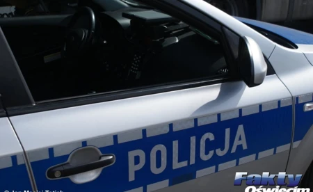 Grozili barmance nożem i ukradli pieniądze