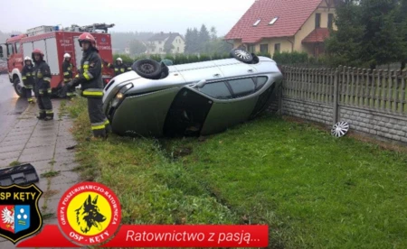 Dachowała mazdą w Malcu