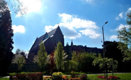 Początek tygodnia słoneczno-deszczowy