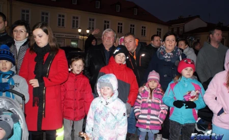 Na Rynku Głównym już świątecznie - FILM, FOTO