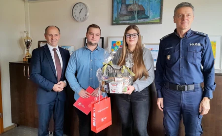 Wójt i komendant policji dziękują za odwagę i poświęcenie - FOTO