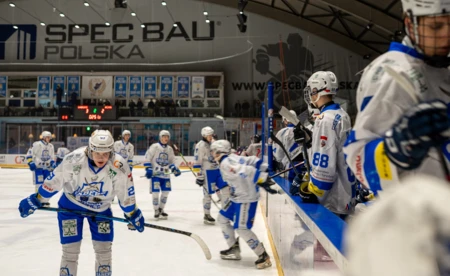 Dwa różne mecze lidera na „Jantorze”