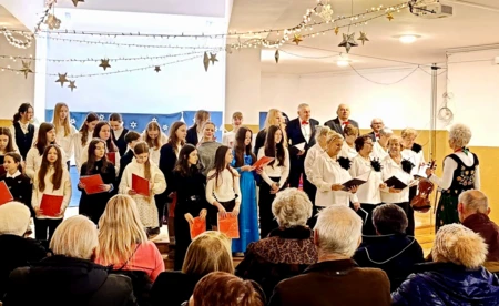 Dwa pokazy i pełne sale. Jasełka uczniów z Dwójki - FOTO