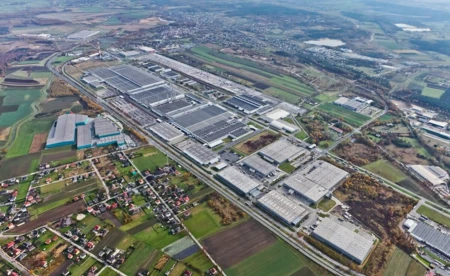 Likwidacja trzeciej zmiany. Setki osób na wylocie