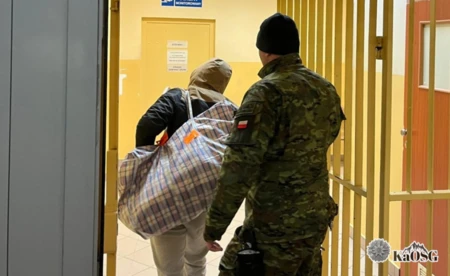 Trzy listy gończe. Zatrzymanie na lotnisku