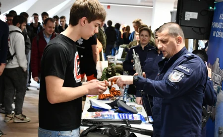 Ponad 30 wystawców i setki rozmów - FOTO