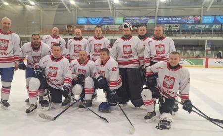 Trzech policjantów z Oświęcimia na lodzie w Rydze - FOTO