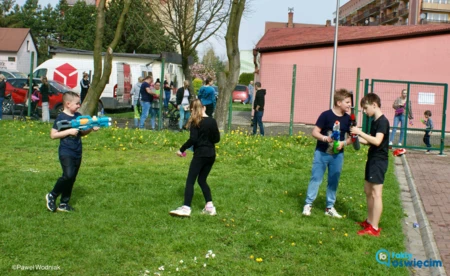 Mokra zabawa w Lany Poniedziałek. Przyjdź na Zasole - FILM
