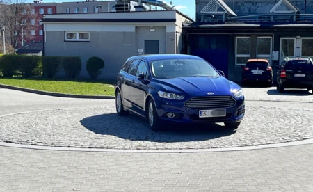 Parkowanie na środku ronda, czyli jaja niewielkanocne - FOTO