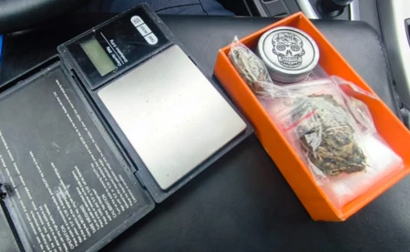 Narkotyki w aucie, kierowca pod wpływem