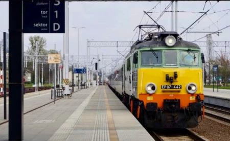 Retro pociąg zachwycił w Oświęcimiu i Kętach  - FILM