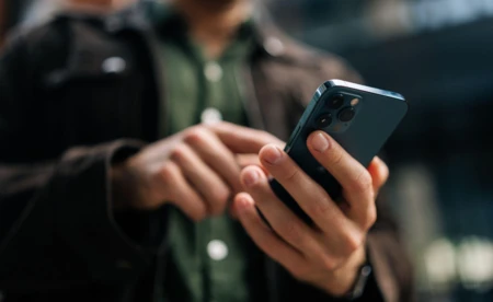 Standard eSIM - jakie telefony go posiadają? Poradnik dla osób planujących zakup nowego urządzenia