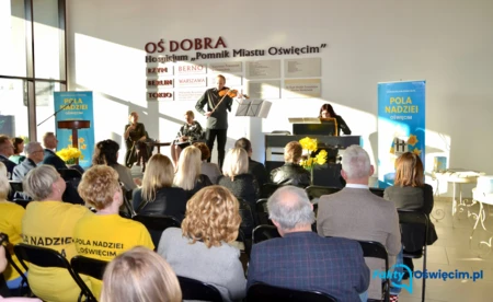 Poezja i muzyka w oświęcimskim hospicjum - FILM, FOTO
