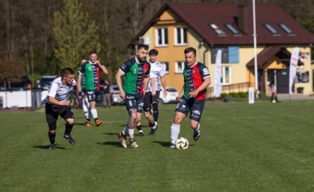 W Porębie Wielkiej mrożą szampana