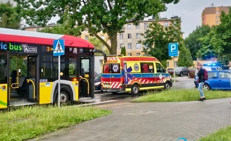Kierowca autobusu potrącił 17-latka na pasach - FOTO
