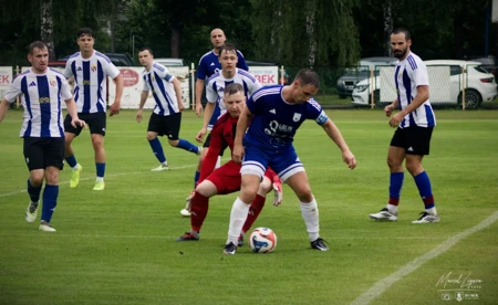 Szalone derby i autostrada do awansu