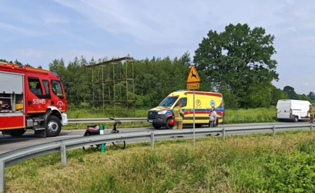 Potrącenie rowerzysty na obwodnicy Podolsza. Senior zmarł w szpitalu