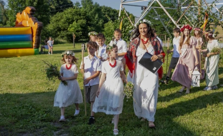 Wiły wianki i powitały lato w Broszkowicach - FOTO