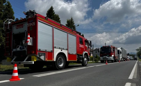 Zderzenie ciężarówki z osobówką na DK52
