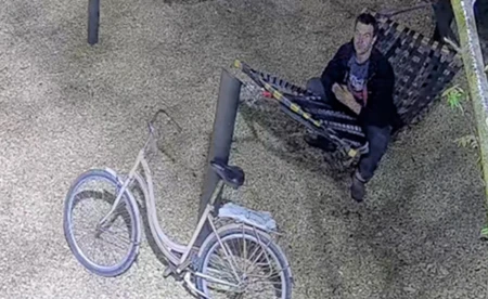 Najpierw pokazał twarz kamerze, później miał ukraść hamak - FOTO