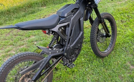 16-latek na crossowym motorowerze bez tablicy rejestracyjne