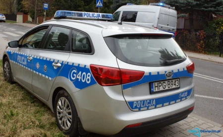Wjechała motorowerem w ogrodzenie