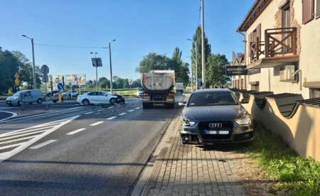 Zderzenie dwóch samochodów w Osieku. Są utrudnienia