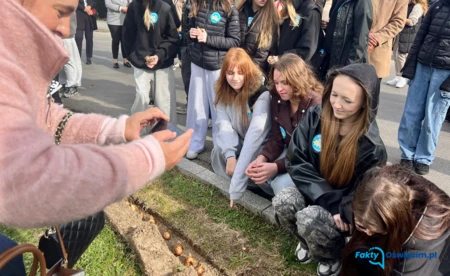 Człowiek potrzebujący pomocy nie może pozostać sam - FILM, FOTO