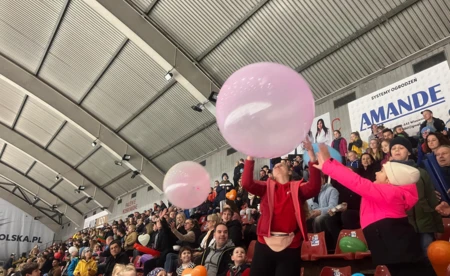 Gwiazdy, emocje i pomoc, czyli 11. Bajkowy Mecz Hokejowy