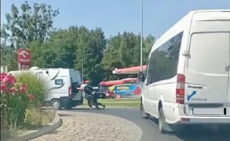 Awaria busa. Drogówka stanęła na wysokości zadania - FILM