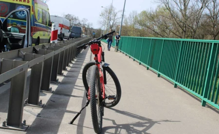 Zderzenie na ścieżce dla rowerów. Nastoletni sprawca uciekł