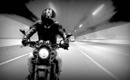 Obcokrajowiec i motocyklista stracili prawa jazdy