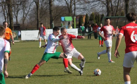 Startują rewanże w najniższej z lig. Derby w Zaborzu