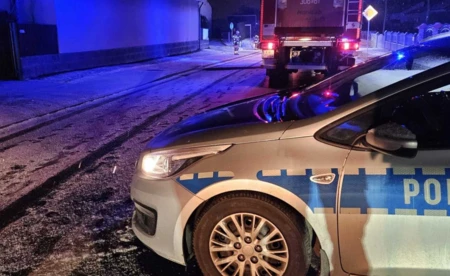 Pożar domu z pięcioosobową rodziną. Kobieta poparzona