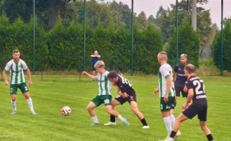 Rezerwy Białej Gwiazdy na drodze Jawiszowic