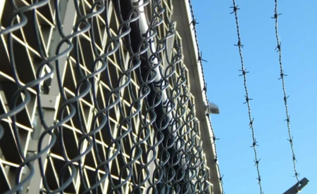 Byłej partnerce groził śmiercią, a policjantów zbluzgał