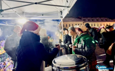 Kolędy, życzenia i wigilijne potrawy - Wigilia Oświęcimska na Rynku