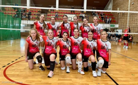 Młodziczki Kęczanina tuż „za pudłem” w Krakowie - FOTO