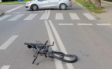 Młody rowerzysta potrącony na przejściu dla pieszych - FOTO