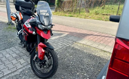 Wymusiła pierwszeństwo. Motocyklista trafił do szpitala - FOTO