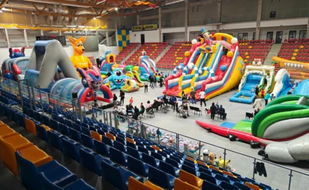 Halowy Festiwal Dmuchańców: Całodniowa zabawa dla całych rodzin